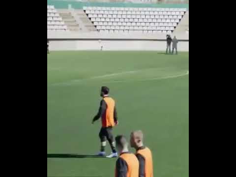 Lionel Messi nutmegs a Journalist from 50 yards