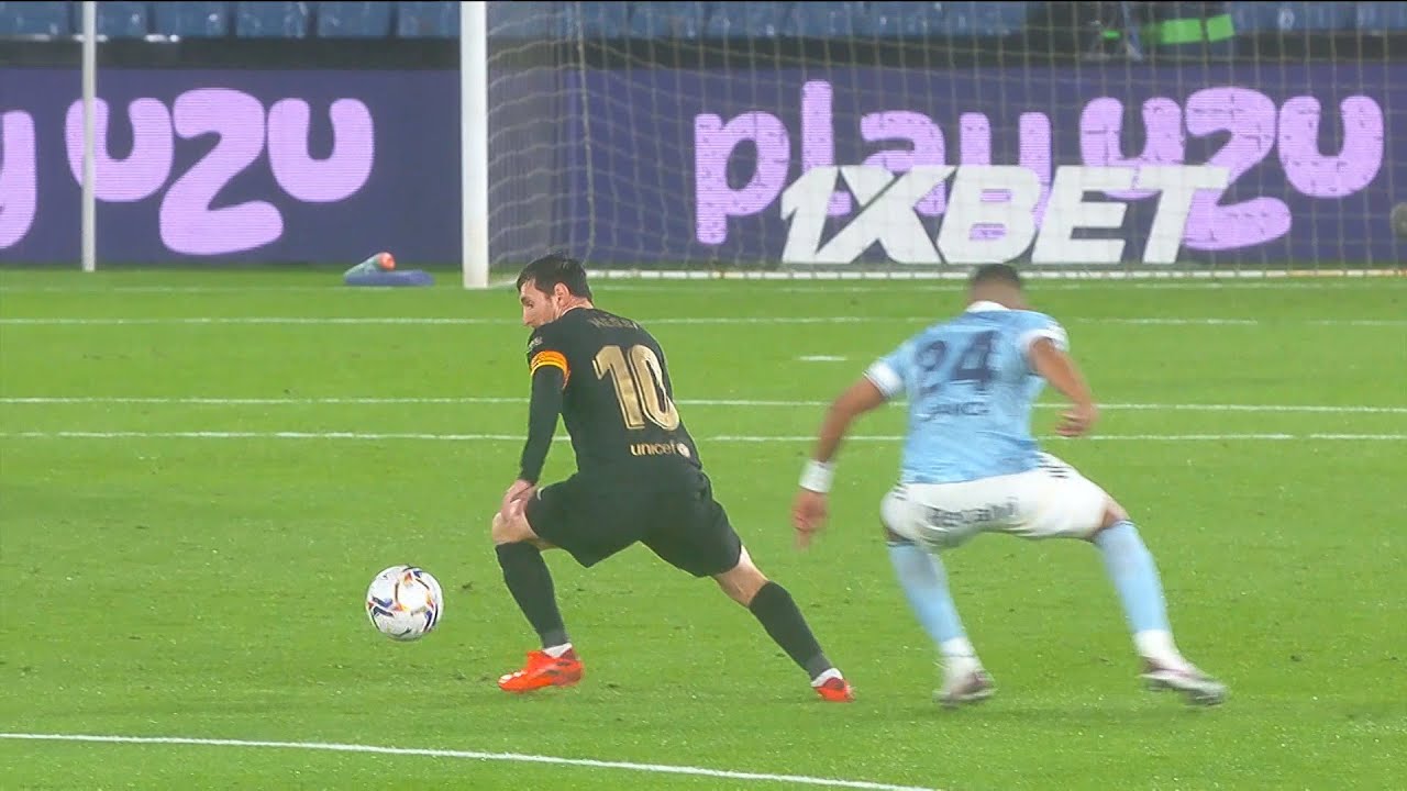 Lionel Messi Dribbling Are Just AWESOME !