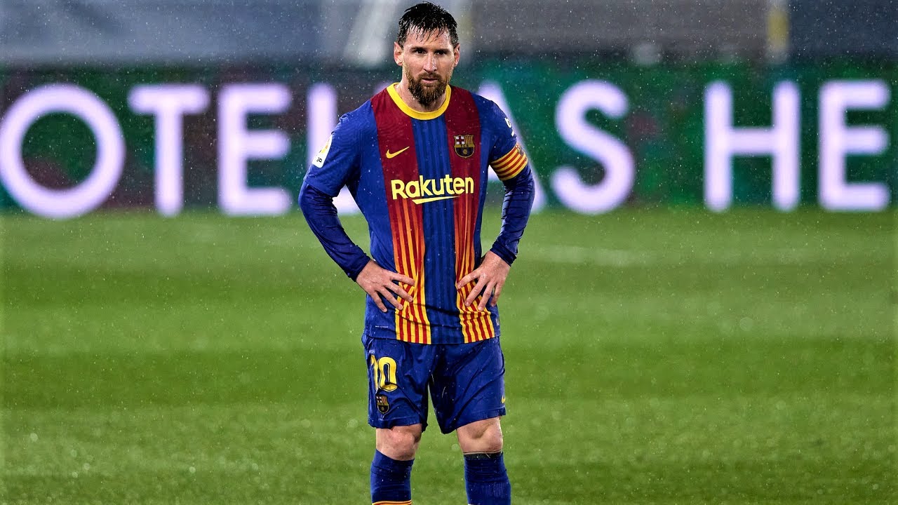 Lionel Messi – Smart Skills & Plays – 200 IQ Genius?