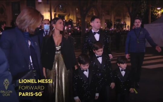 Arrivée de Léo Messi pour le Ballon D'or 2021