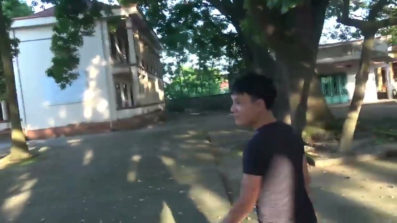 Khám phá ngôi trường một thời tấp nập nay đã hoang tàn cùng