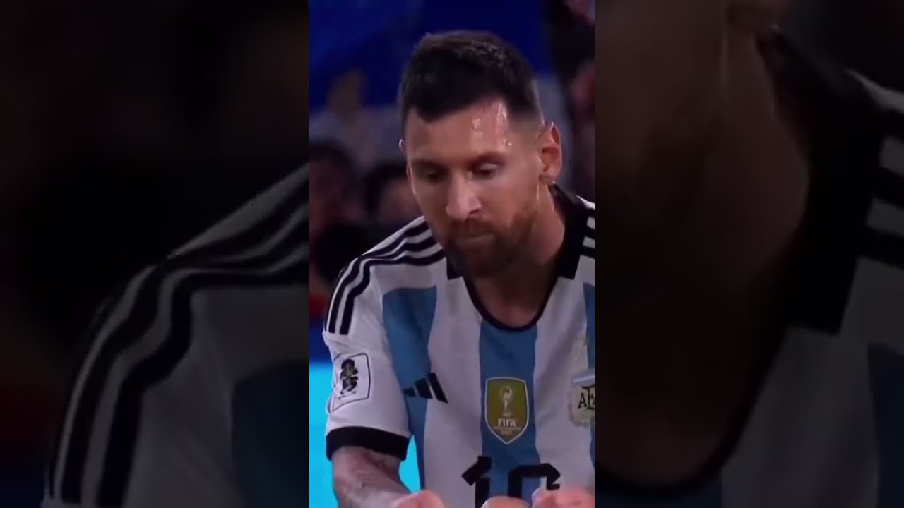 Leo Messi defending De Paul #messi #depaul #shorts