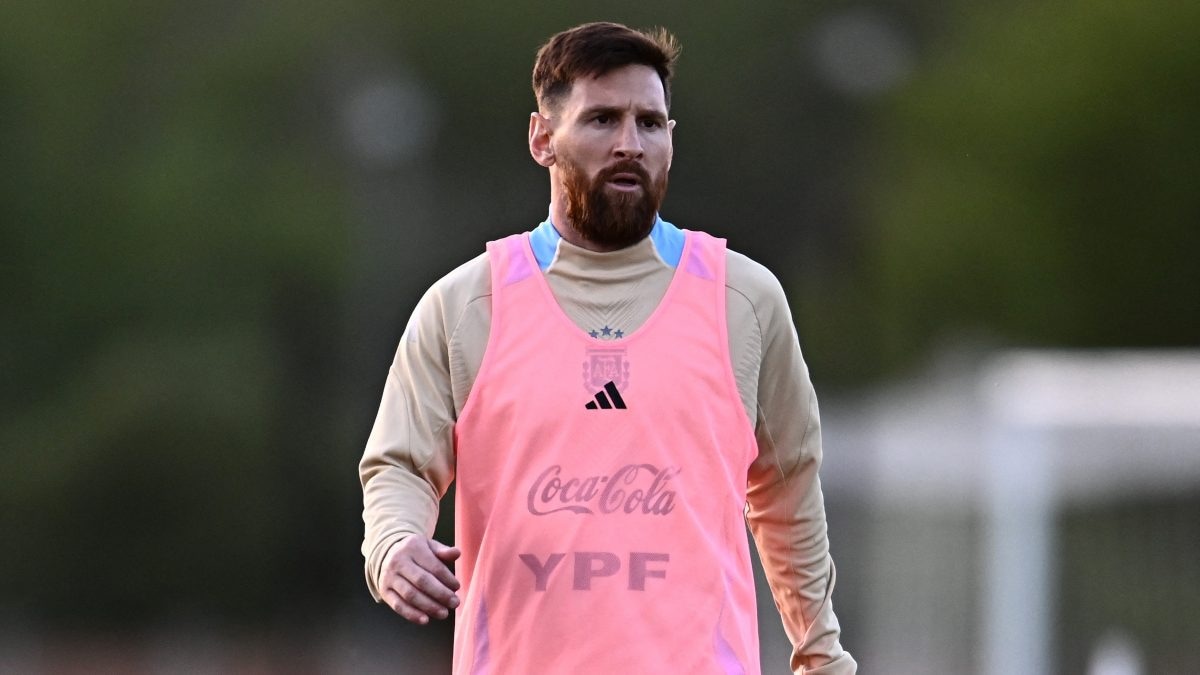 lionel messi paraguay 2024 11 8c10a544560932bcee72f1d377f15424 1200x675.jpg