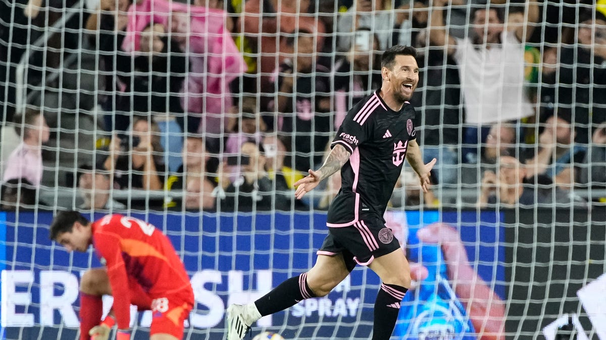 77022359007 crew 1002 miami ac 029.jpg