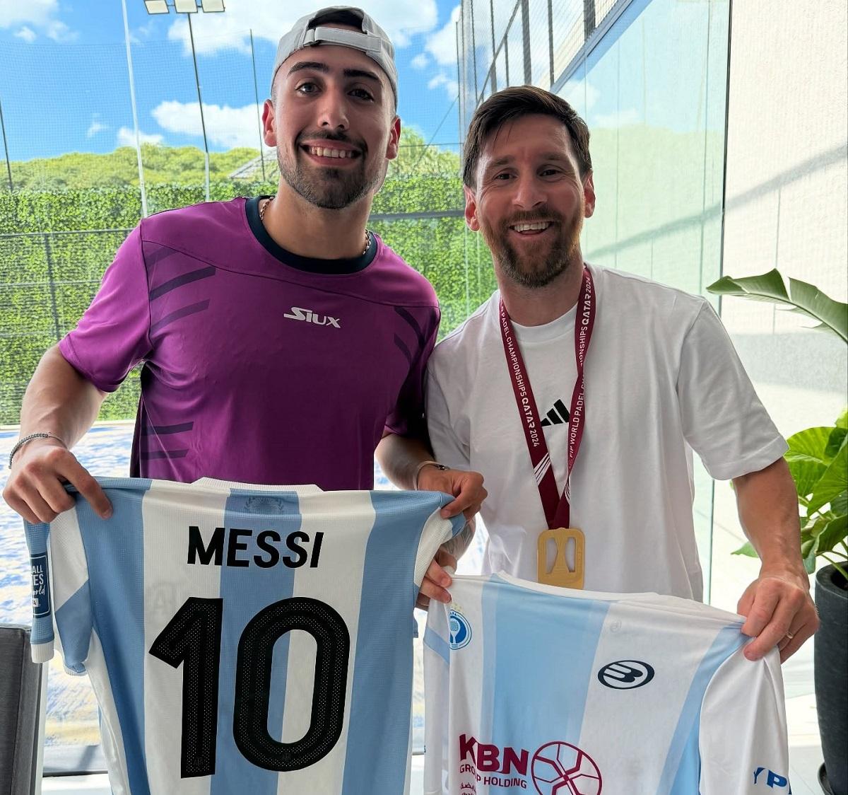 felices chozas posa junto lionel messi camiseta seleccion argentina 1065508 181015.jpg