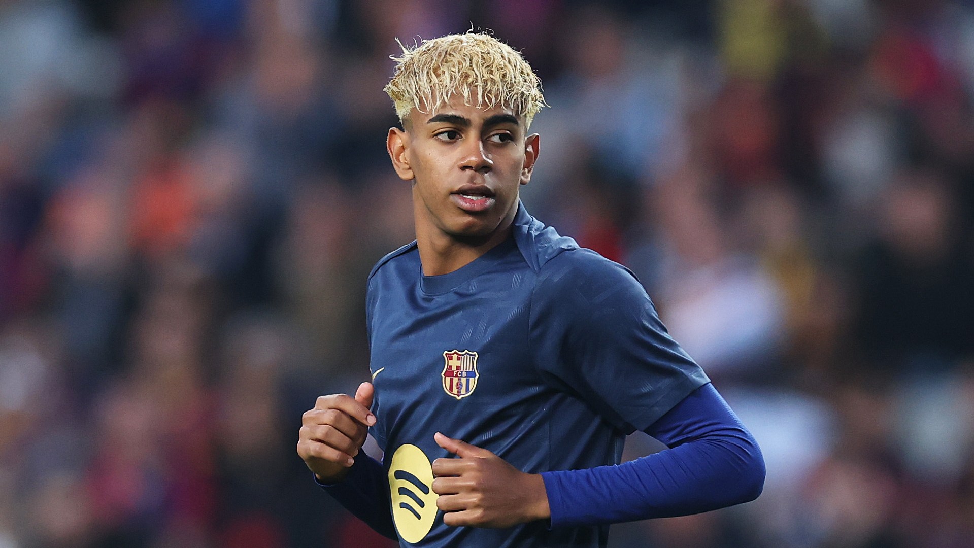 lamine yamal fc barcelona warms 991085768.jpg