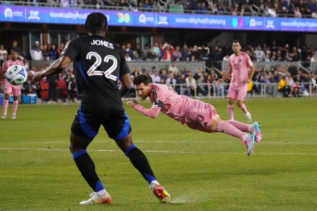 26181129 1024x682.jpg