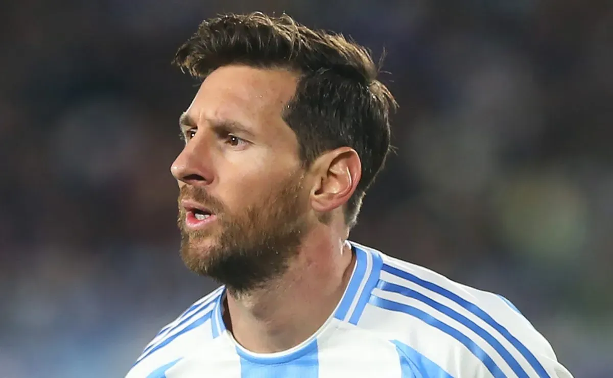 wst 20250611 wst 574135 lionel messi argentina colombia referee 1200x740width1200height740.webp
