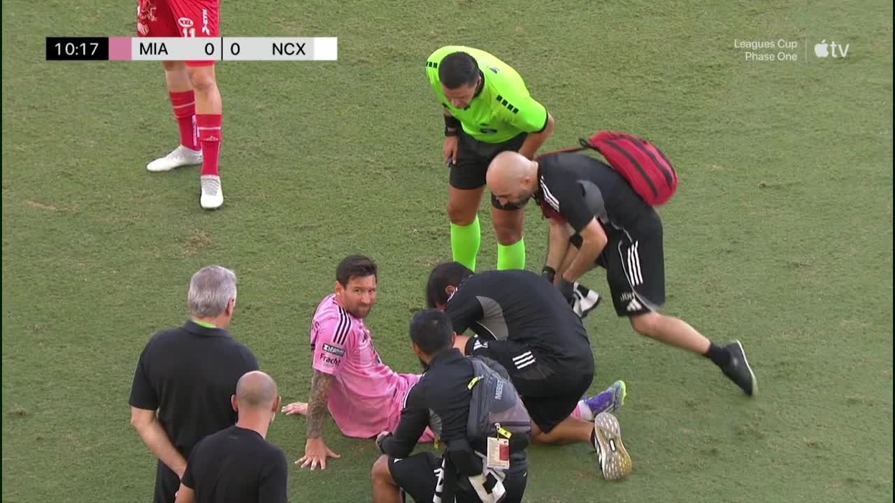 Lionel Messi s'est allongé tôt avec une blessure contre Necaxa | ESPN FC