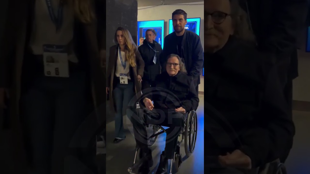 Leo Messi a reçu Charly Garcia dans les costumes ð #leomessi #messi #Lionelmessi #Charygarcia