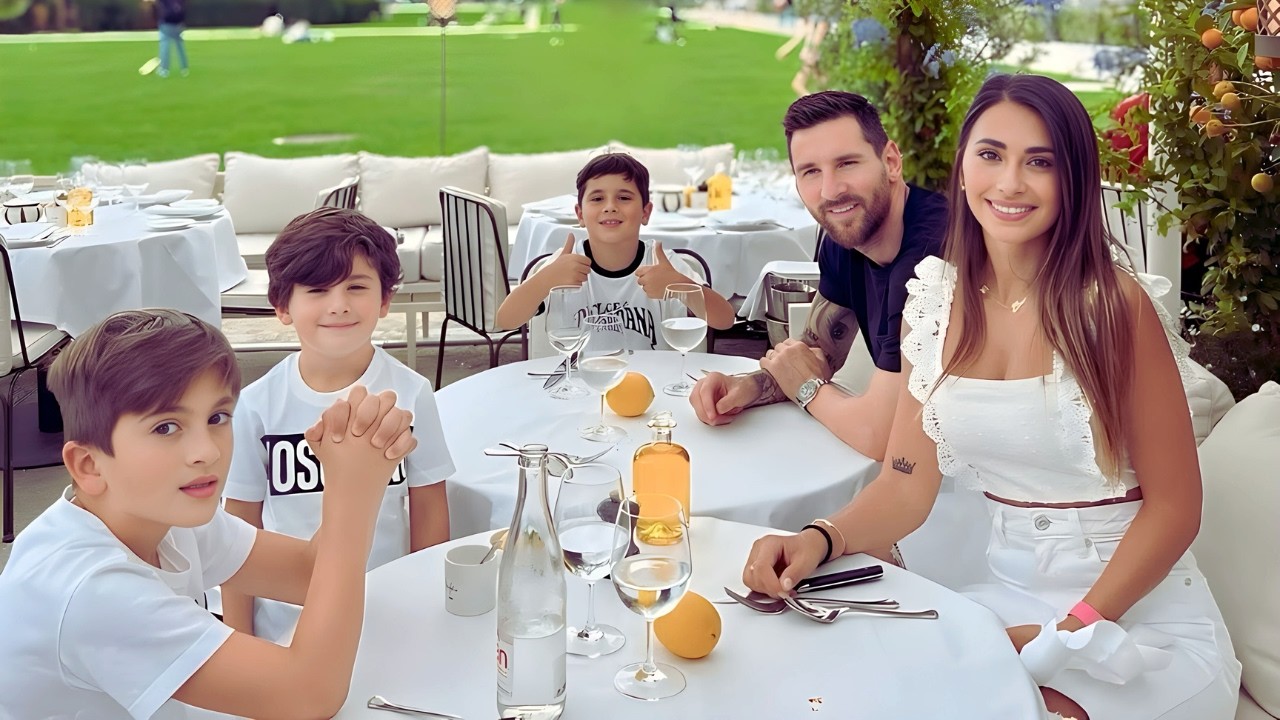 LES MOMENTS DE FAMILLE LES PLUS DRÔLES DE MESSI ! ð (Vous n'arrêterez pas de rire !)