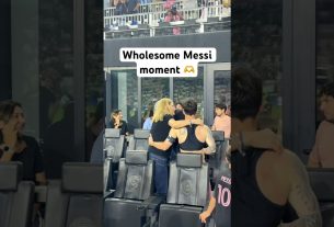 Messi has a moment with his mom and dad ð«¶