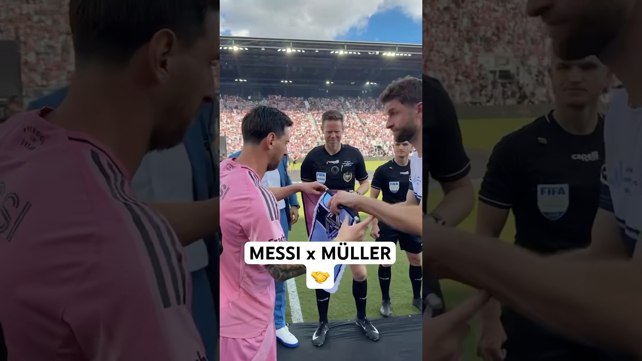 Messi ð¤ Müller finally meet again!ð