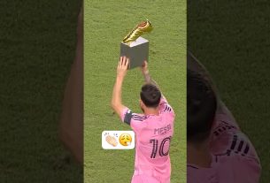 Leo Messi reçoit le Soulier d'Or. par Audi ð¦ð·ð®‍ð¨ðð»