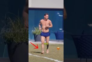 Pourquoi Messi marche-t-il souvent pieds nus ?