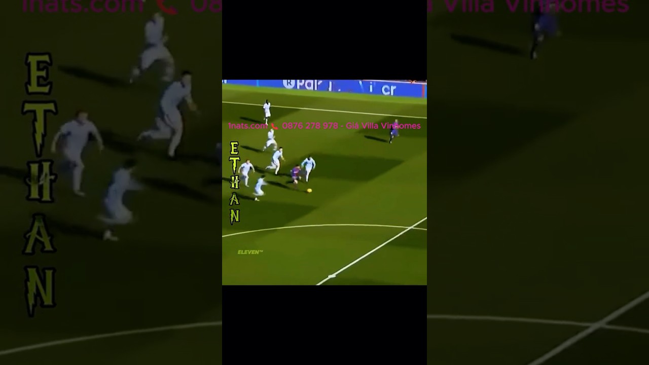 ⚽️ Compétences de dribble de Messi ð Leo Messi dribble le ballon depuis chez lui, déchirant toute la défense en un instant