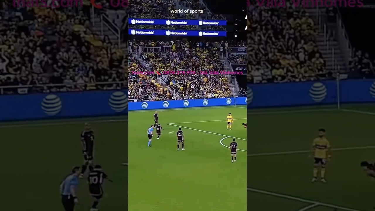 ⚽️ Compétences de dribble de MessiðLeo Messi tire un coup franc en dehors de la surface avec une courbe parfaite qui laisse le gardien impuissant