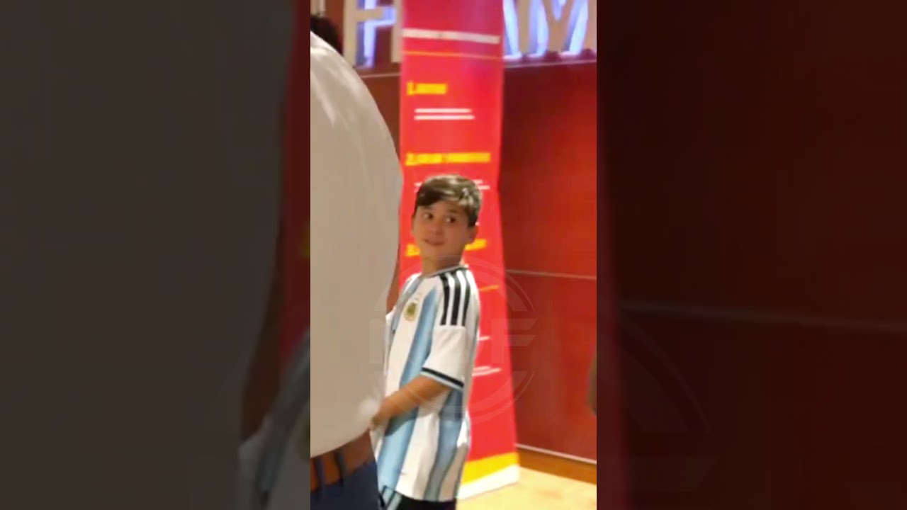 Antonela Roccuzzo était tentée de rire ð #antonelaroccuzzo #leomessi #messi #mundial #argentina
