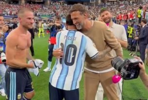 Le commentateur de télévision Klopp et Müller montrent leur respect à Messi après un but historique pour la 18e Coupe du monde
