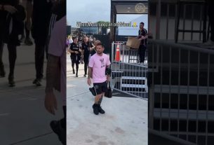 Lionel Messi aperçu en train de rencontrer un vieil ami portant une Patek Philippe à 150 000 $ #messi #shorts