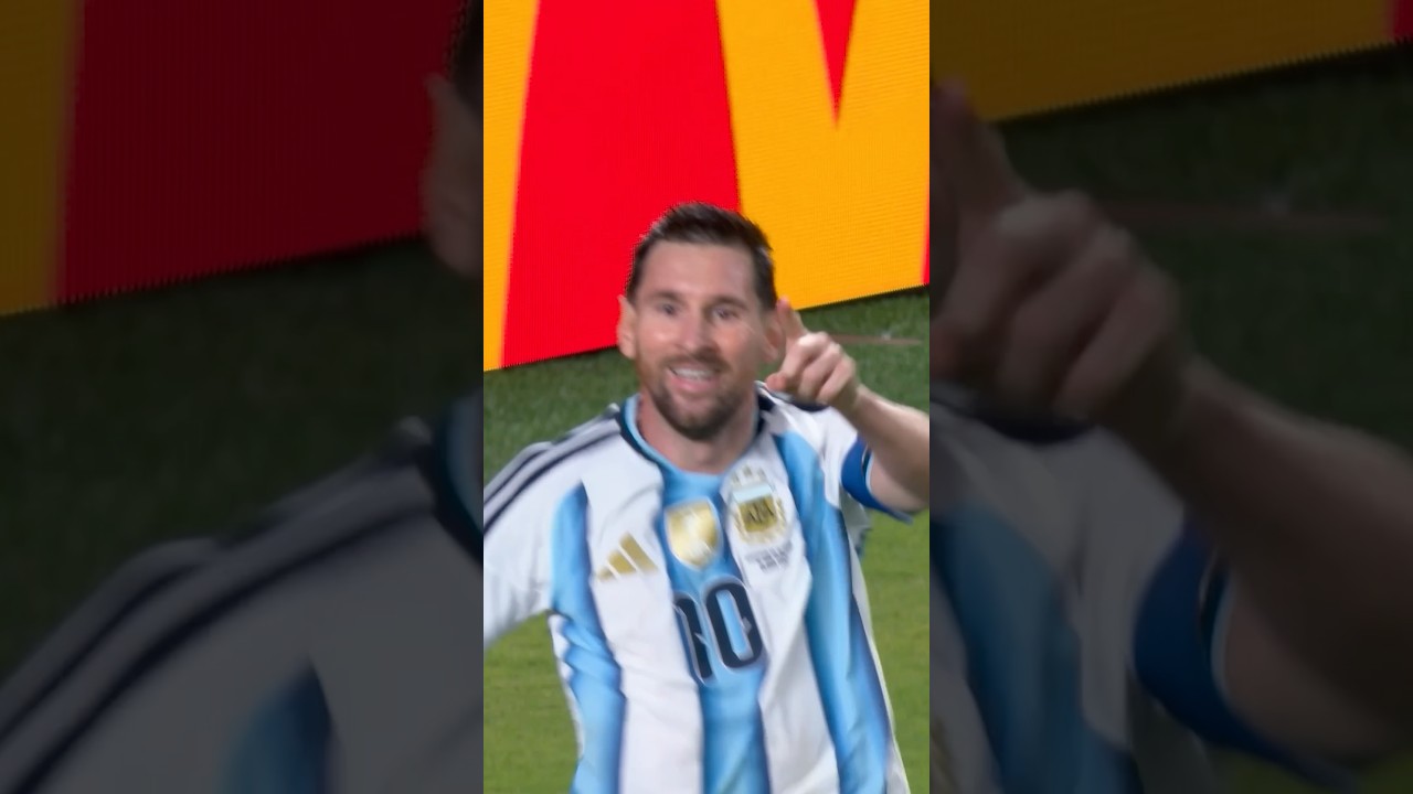 Messi marque son premier triplé #FIFAWorldCup. ð© Retrouvez les meilleurs moments sur FIFA.com ðº #FIFAWorldCupOnYT